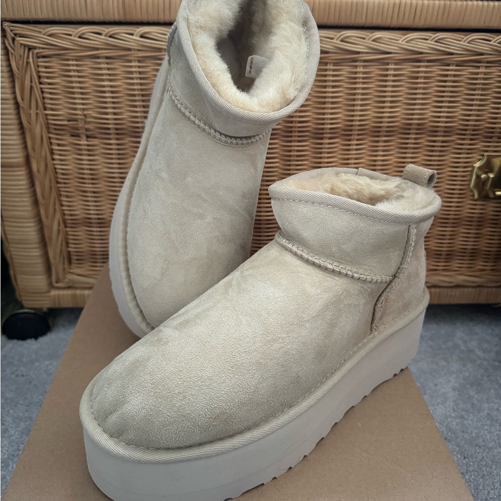 Ugg Classic Ultra Mini Platform
